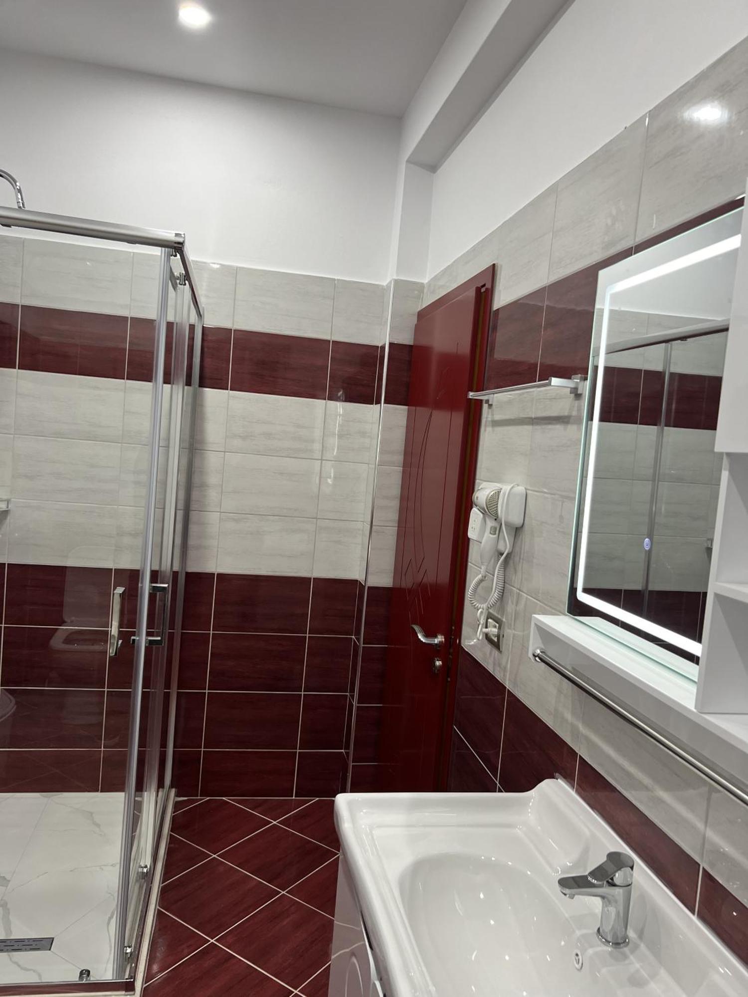 Guesthouse Osumi Berat Bagian luar foto