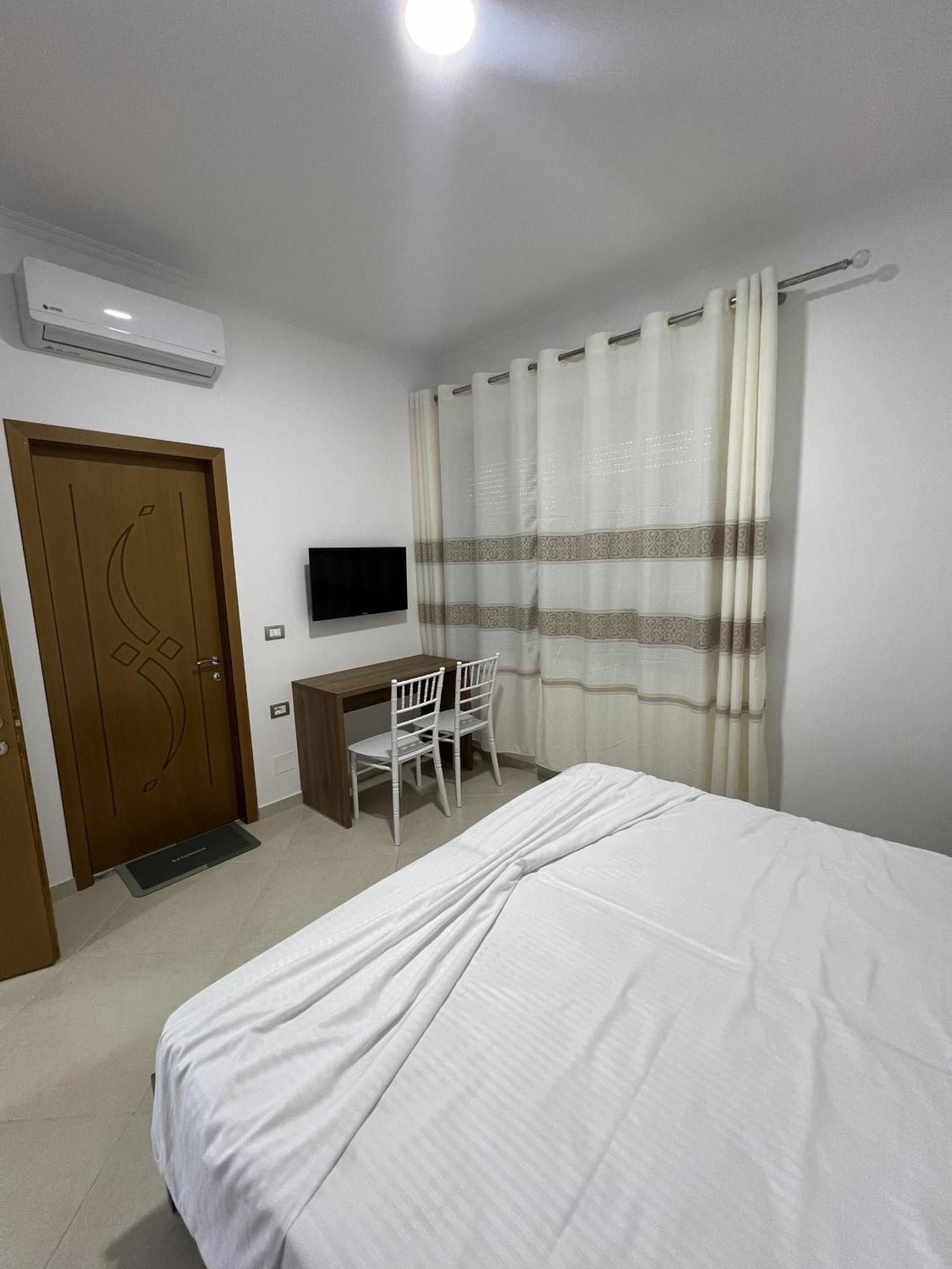 Guesthouse Osumi Berat Bagian luar foto